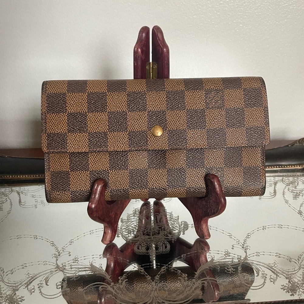 Authentic Louis Vuitton International Trifold Damier Ebene Sarah Vintage Wallet